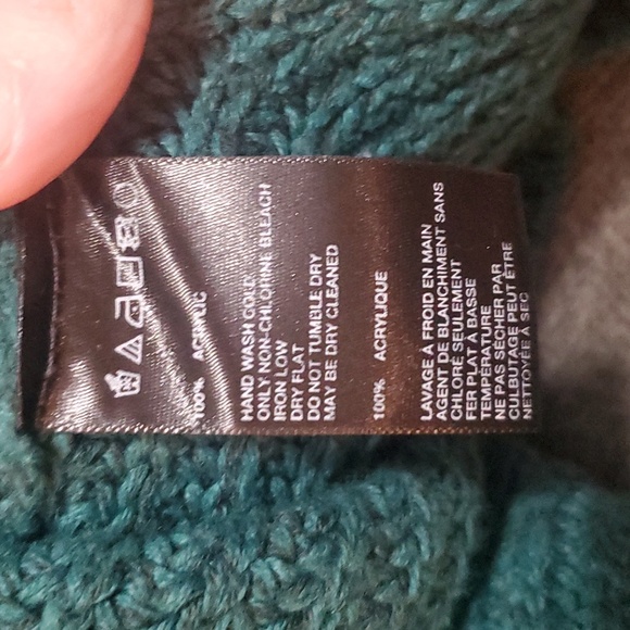 3/$15 Green Lattice Back Sweater Size Small - Picture 6 of 8